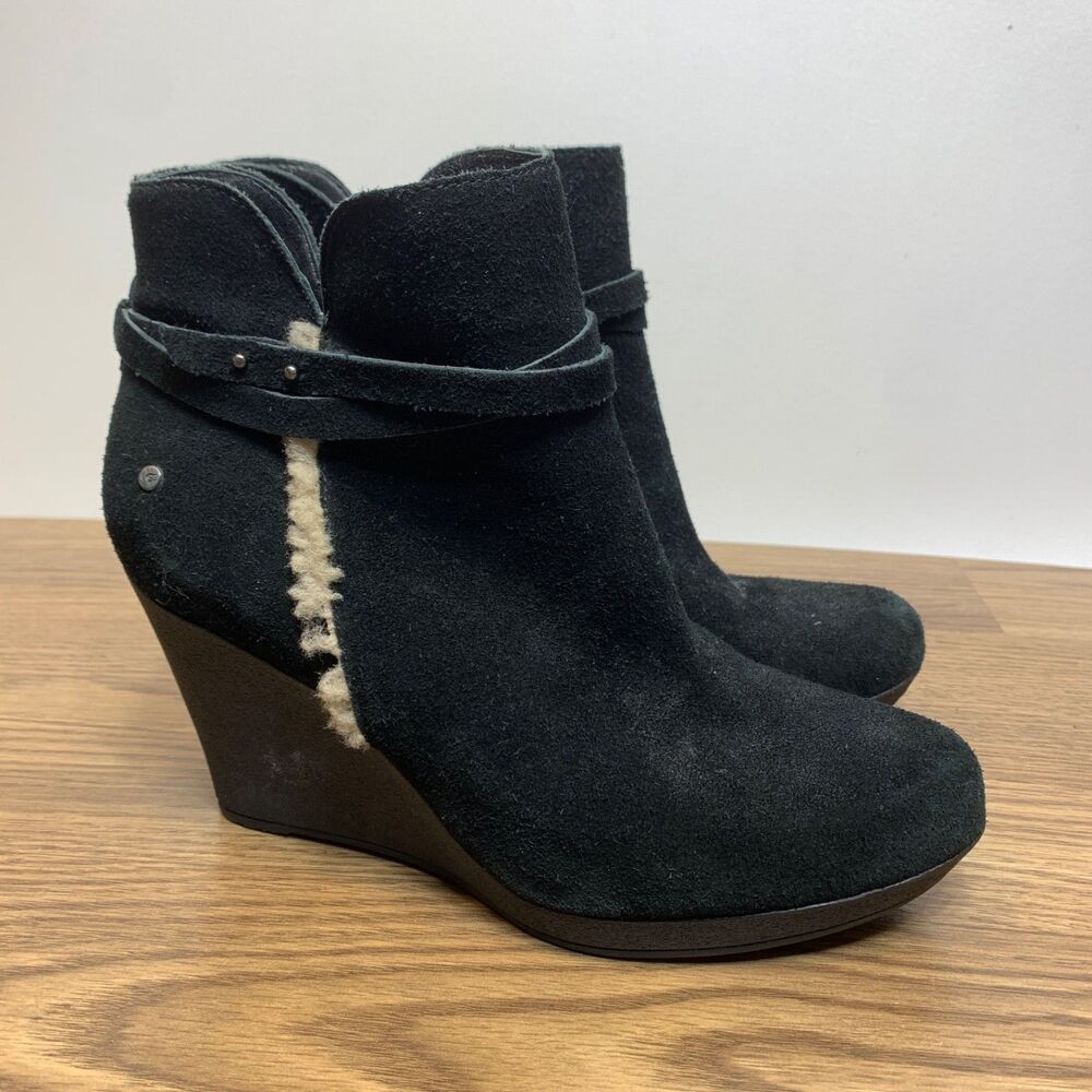 UGG Alexandra Wedge Size 8.5 Black Suede Boot Heel Zipper Shoes Bootie